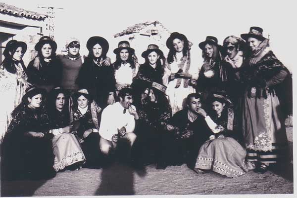 Manoli, Segundita, Martin, Juani, Teodora, Aguedita,<br> Valentina, Carmen, Lute, kika y abajo....<br> Paquita(la de mundo), Paquita(la de Patro), Isabel,<br> Carmen y Berta.